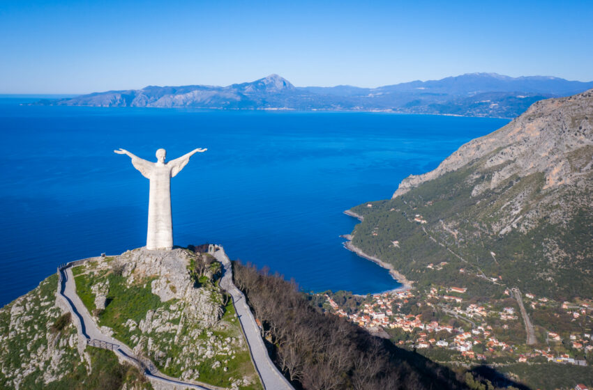  Maratea. A braccia aperte